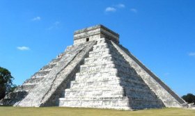 The Pyramid of Kukulcan or El Castillo at Chich�n Izt� - by David Hammer